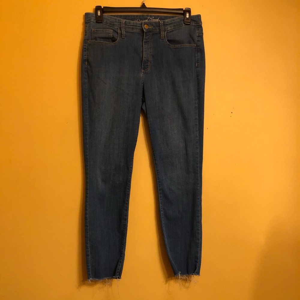 Preloved Universal Threads Jeans B25 - Picture 1 of 4